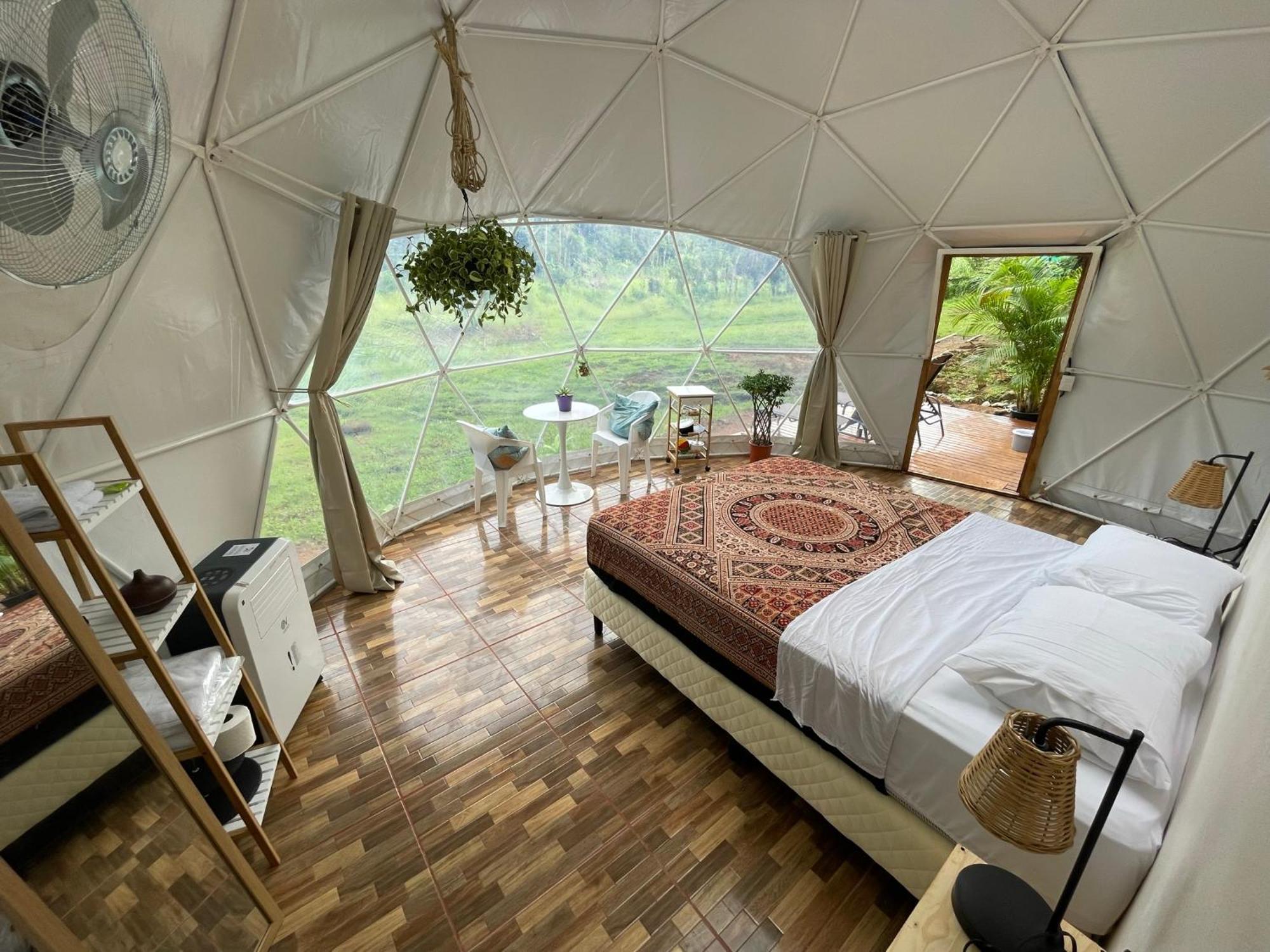 La Comarca River Glamping Dome Near מנואל אנטוניו מראה חיצוני תמונה